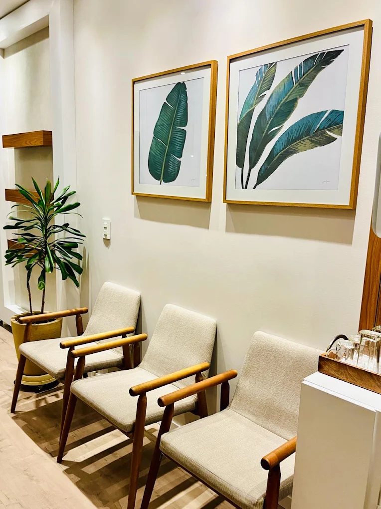 Sala de espera do consultório da Dra. Rafaela Gilio